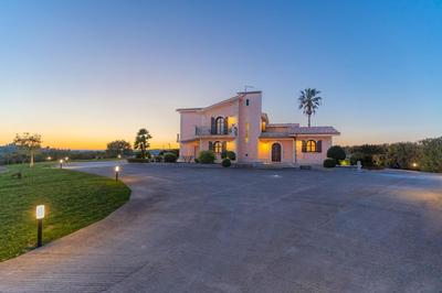 House Nicasia: villa con piscina