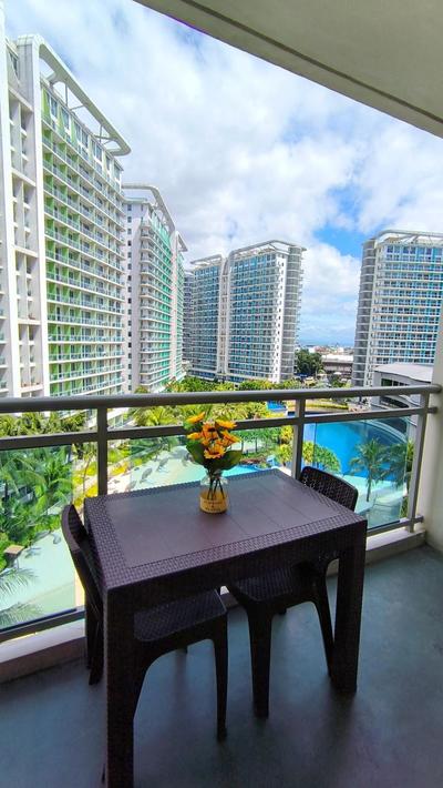 Beach View Unit In Azure Urban Resort Residences