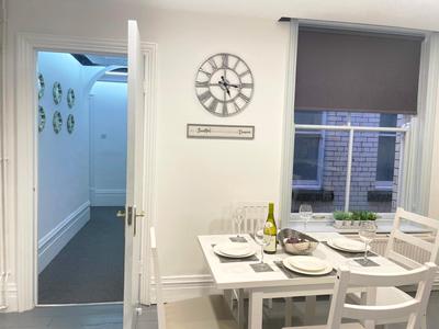 Central penthouse by HNFC Stays
