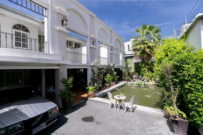 Wong Amat House