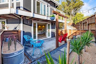 Coastal Zen Cottage - Walk To Beach
