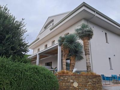Castellabate House