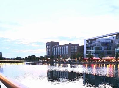 City Apartment 2#Netflix &Wlan &Kingsize Bett & Kaffee Maschine & Zentral & 500m Innenhafen & 2 min U Bahn