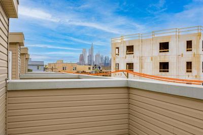 Luxurious Condo with Rooftop and Parking near University City