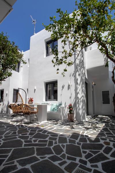 Juliano luxury apartments, port of Naxos