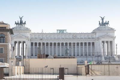 Amazing Piazza Venezia with Jacuzzi and terrace