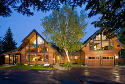 Good Medicine Lodge, Bilde 2