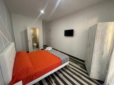 Room Rental Piazza Garibaldi