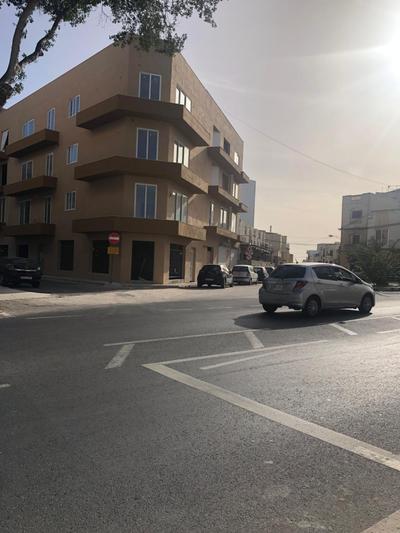 Room in a Shared Apartment with Private Bathroom close to the airport