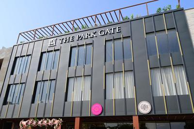 THE PARK GATE