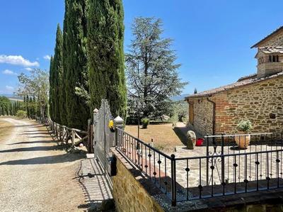 Pevoni - 1 Bed apartment with stunning Tuscan views