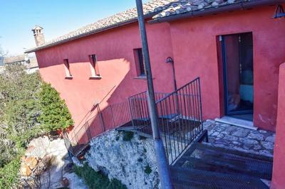 Villa in town with private garden, pool and sauna