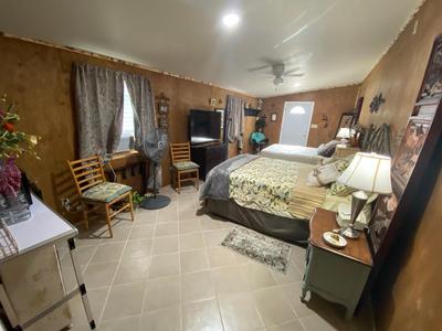 Hilda's Garage~Bandera, TX.