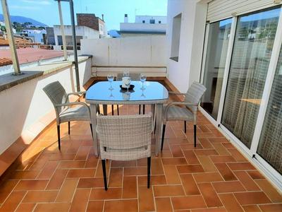 Apartamento con Terraza Centro del Puerto, Ideal para Parejas – Llançà, Costa Brava - ES-170-31
