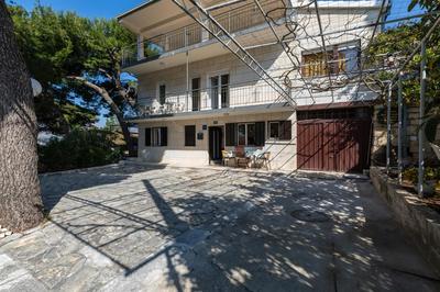 Urban Edge - Beach Apartments