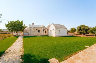 HelloApulia Family Trulli Pumo Bianco