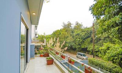 FabHotel F9 Noida Sector 51