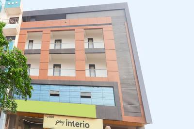 OYO 77736 Hotel Starlight