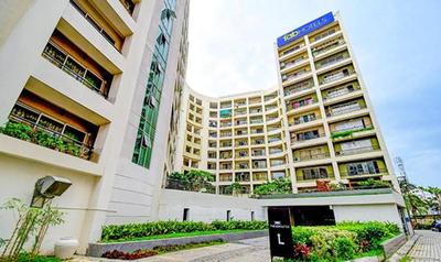 FabHotel Xen Suites