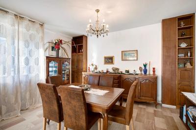 Vanna House