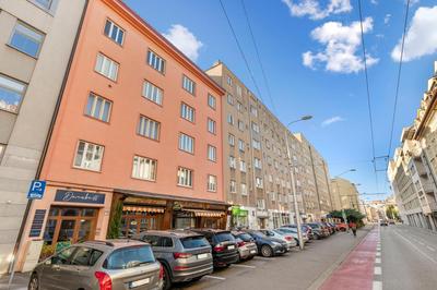 LAM Modern Art Apartment - AC - Free parking