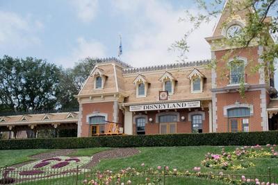 Disneyland Cozy Luxury Retreat I Sleeps 10, King Bed & EV Access