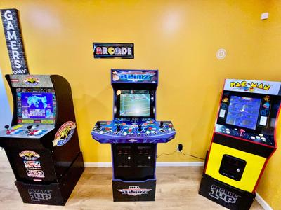 Luxury 5BR, 2 BA home near Notre Dame- Game Room!