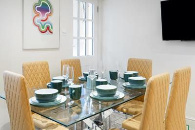Beautiful 4 Bedroom House near Paddington Station