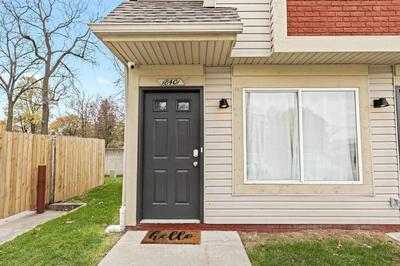 New! Charming Upper Unit in the Heart of Roseville