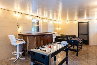 Modern 3BR Farmhouse Near Attractions Parks & More