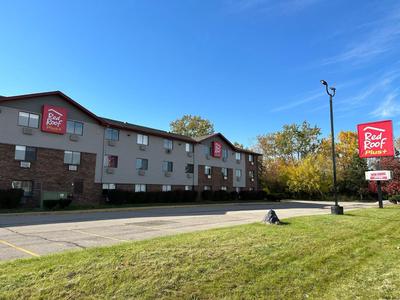 Red Roof Inn PLUS Belleville