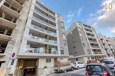 Modern 2BR Apt with Private Terrace & Sofa Bed by 360 Estates