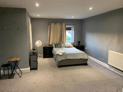 R J 2 bedroom apartment