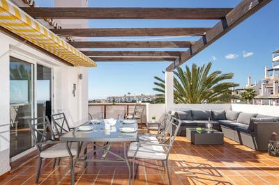 Stunning flat with terrace and pool Ref 71