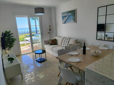 Marina Garden: Jardín Vista Mar • Valle Properties