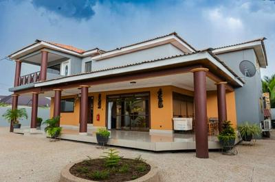 Ampric Guest house and Lounge