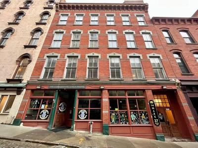 Downtown Albany 1 Bed with Workstation on Maiden Lane