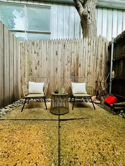 HiFi Sound & Comfort - Uptown Dallas / 2-story loft