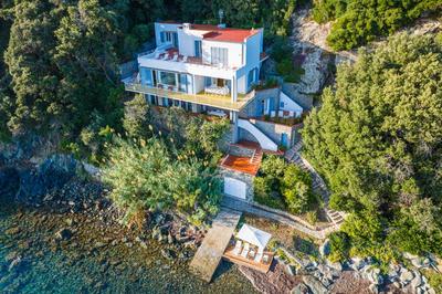 Villa Escalina with private beach and A/C