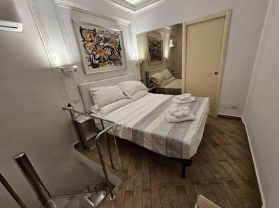 Cozy Roman Nest