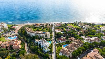 Seaside elegance with sea view