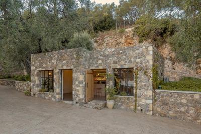 Apolis Villas & Suites Resort