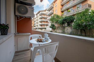 Emily Valles Apartment Saint Peter's