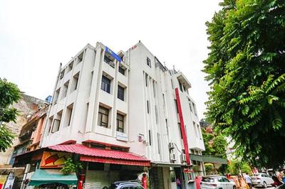 FabHotel Blue Moon Home Stay