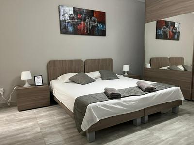 F7 Room 1, Private Double room with private bathroom in shared Flat