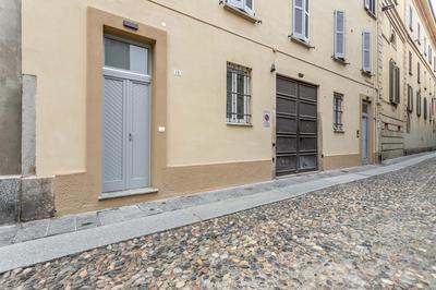 Lucrezia Apartments - Pavia City - by HOST4U