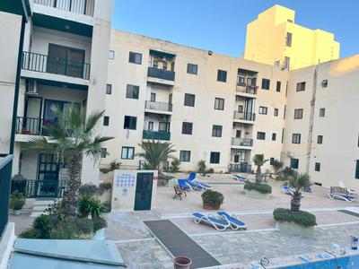 Cosy 4 Bedroom Apt with use of Pool