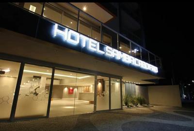 Hotel em CABO FRIO Cond Royale - Av N S Assunção 239, bairro Passagem - un 229