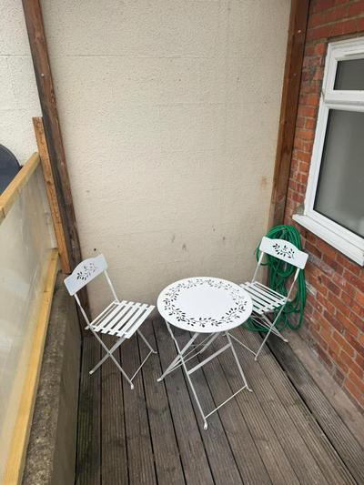 2 Bed Town Centre Nr Theatre Free Park Wi-Fi & garden