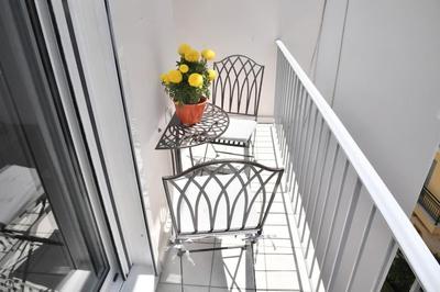 Modern Apartment in Ipitou, Plaka